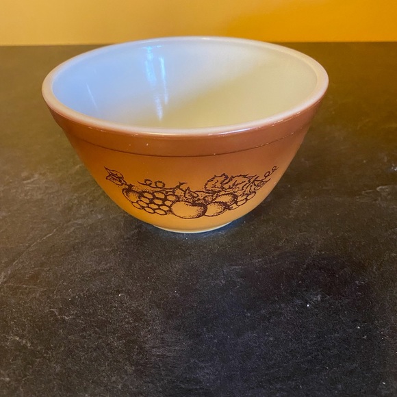 Pyrex Old Orchard 3 piece nesting mixing bowls - Picture 9 of 9